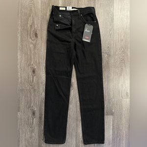 Levi’s Premium: 70'S HIGH RISE SLIM STRAIGHT WOMEN'S JEANS